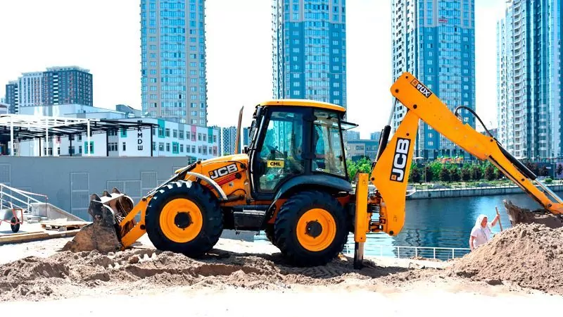 Экскаватор-погрузчик JCB 4CX