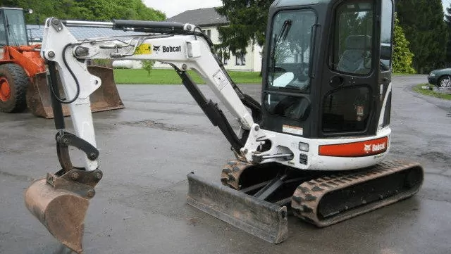 BOBCAT EXC 425