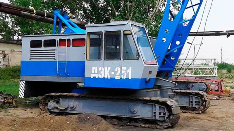 Гусеничный подъемный кран ДЭК-251