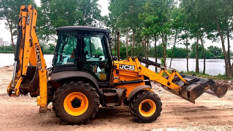 Экскаватор-погрузчик JCB 3CX