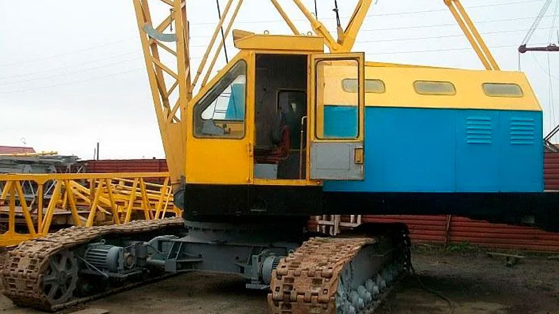 Гусеничный кран МКГ-25 БР