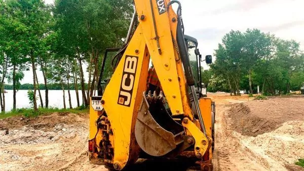 Экскаватор-погрузчик JCB 3CX