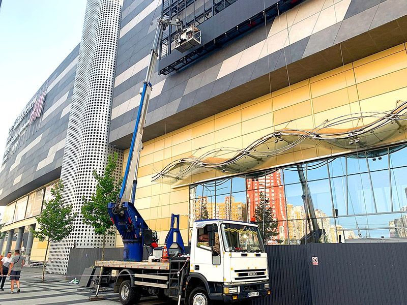 монтаж кондиціонера з автовежі