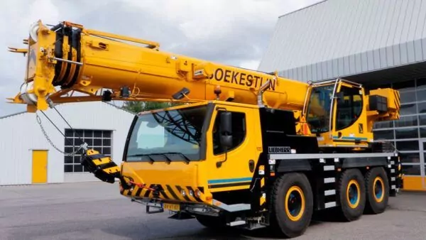 LIEBHERR 50 тонн
