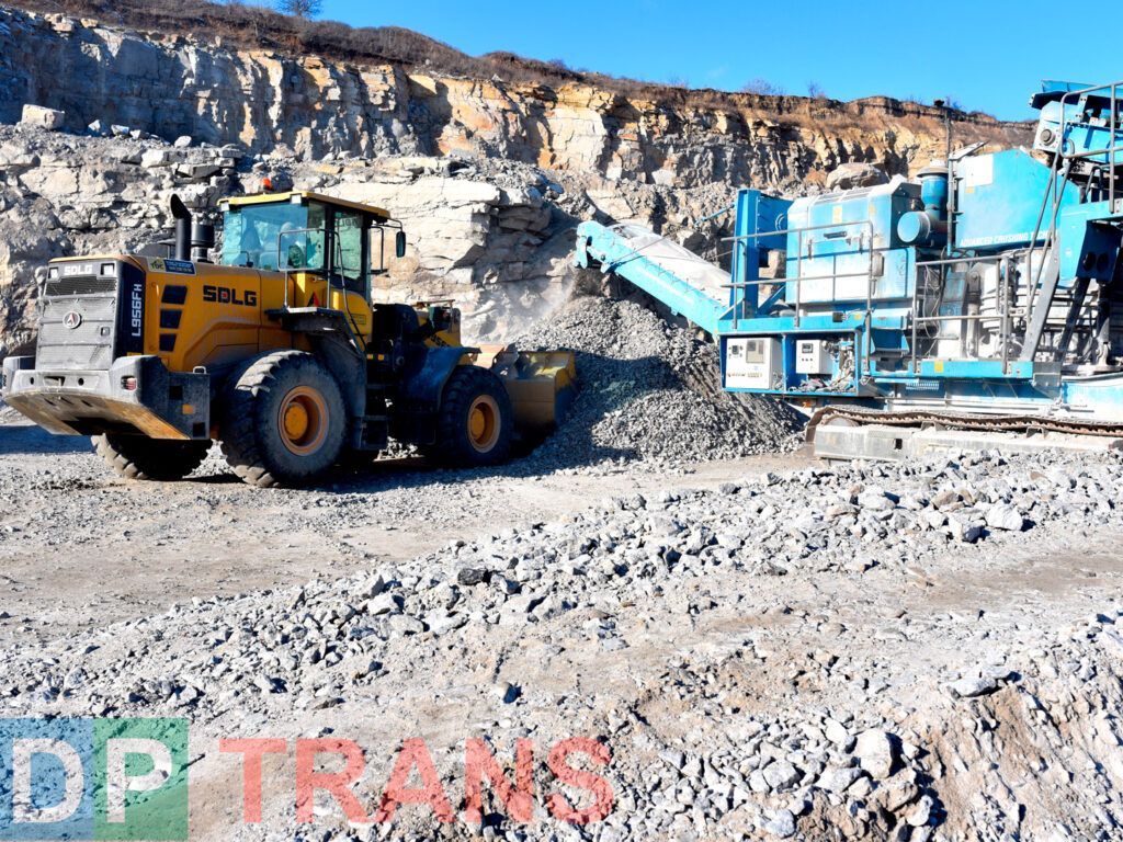 Погрузка камня