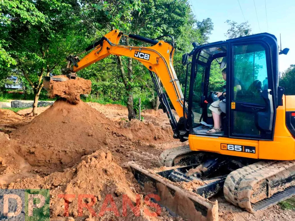 рытье котлована на JCB